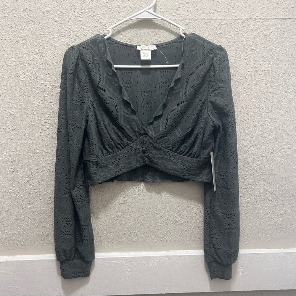 Urban Romantics NWT Long Sleeve Crop top